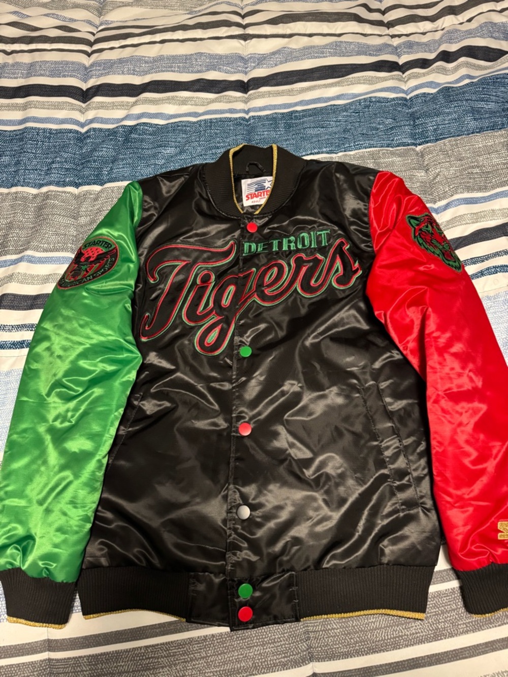 STARTER Detroit Tigers Quilted Satin Jacket with Gold & Red Patches